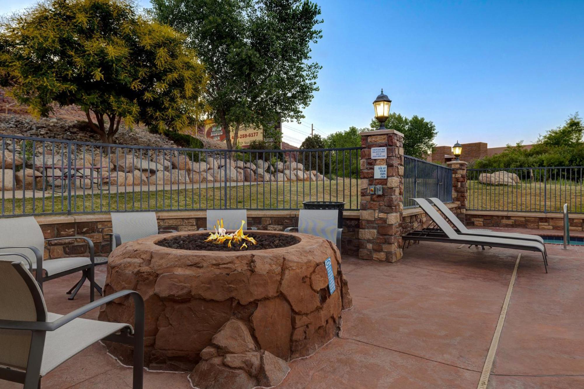 Holiday Inn Express Hotel & Suites Moab By Ihg Dış mekan fotoğraf